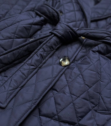 PIKOWANY PŁASZCZ DAMSKI Z PASKIEM GRANATOWY (9594)