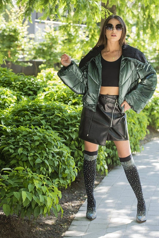 Krótka kurtka oversize z szerokimi rękawami zielona (j9-016)