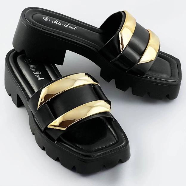 DAMSKIE KLAPKI NA TRAKTOROWEJ PODESZWIE CZARNE (AE110)