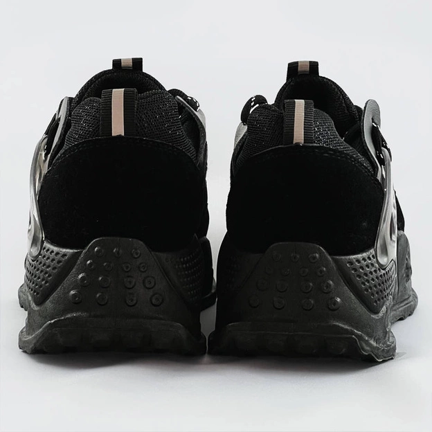 Sznurowane buty na podwyższonej podeszwie czarne (7002)