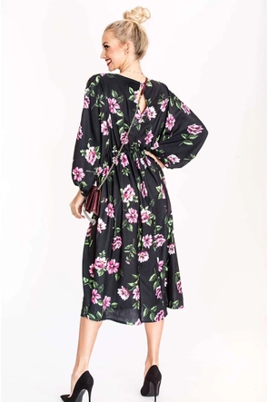 Sukienka w kwiaty typu kimono z okrągłym dekoltem Ann Gissy czarny/róż (XY202116)