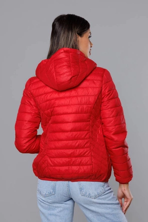 Pikowana kurtka damska z kapturem czerwona (B0124-4)