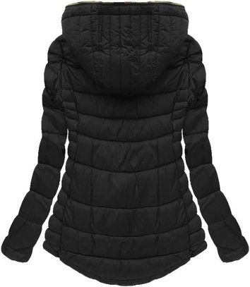 KRÓTKA PIKOWANA KURTKA Z KAPTUREM CZARNA (W516)