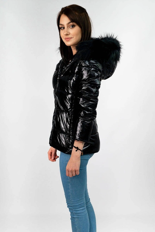 BŁYSZCZĄCA PIKOWANA KURTKA CZARNA (7693)