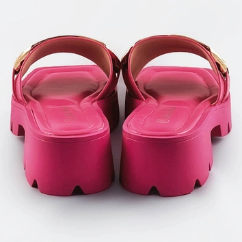 DAMSKIE KLAPKI NA TRAKTOROWEJ PODESZWIE FUKSJA (AE110)