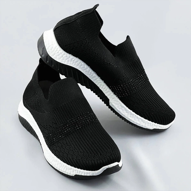 Ażurowe buty damskie z cyrkoniami czarne (c1057)