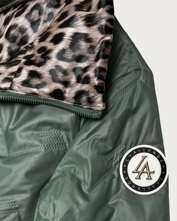 Dwustronna pikowana kurtka ze stójką Goodlookin khaki-panterka (B8579-11)