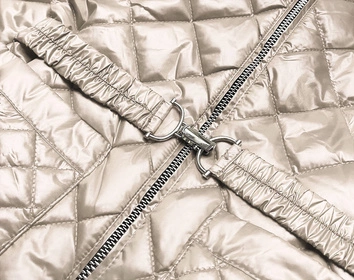 Pikowana kurtka damska z paskiem beżowa (bh2208)