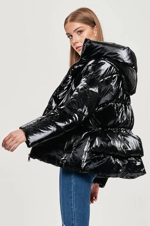 METALICZNA KRÓTKA ZIMOWA KURTKA DAMSKA PUFFER CZARNA (OMDL-022)