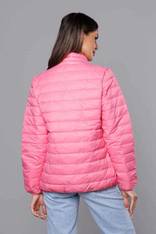 Lekka pikowana kurtka damska różowa (58M23037-46)
