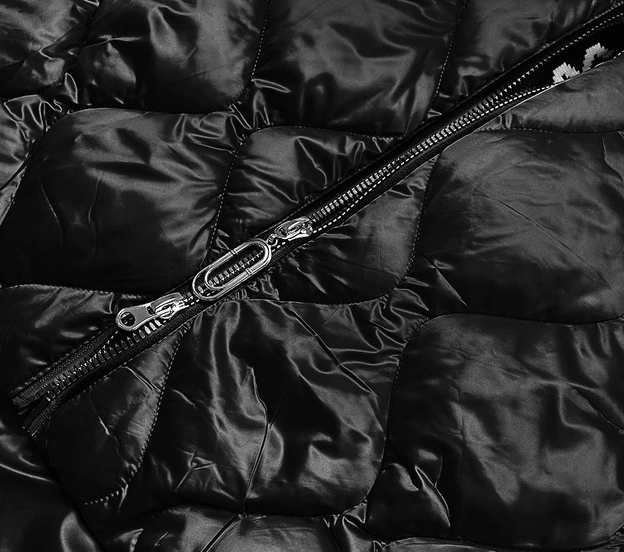 Kurtka damska z ozdobną lamówką czarna (B8113-1)