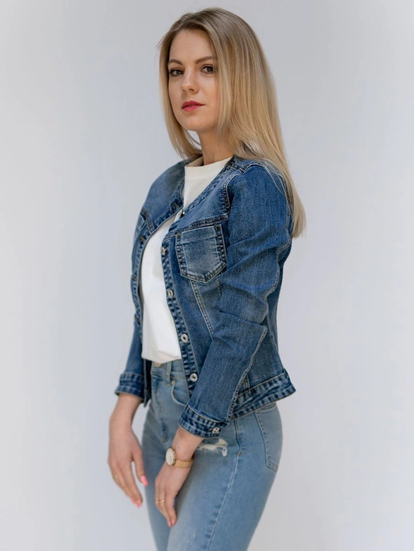KRÓTKA KURTKA DAMSKA JEANSOWA NIEBIESKA (C016)