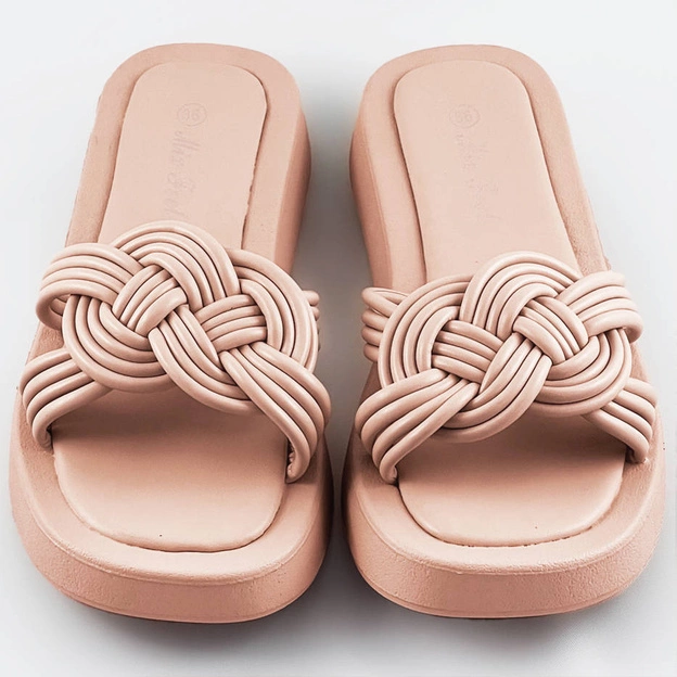 Damskie klapki na płaskiej podeszwie beżowe (cm-49)