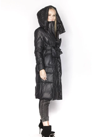 Puchowa kurtka ze stójką i kapturem czarna (ag2-j82)