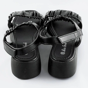 Sandały na niskiej platformie czarne (cm-48)