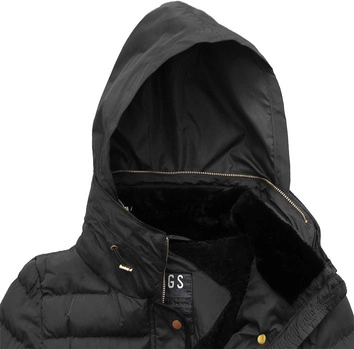 PIKOWANA KURTKA DAMSKA ZIMOWA Z KAPTUREM CZARNA (WZ567)