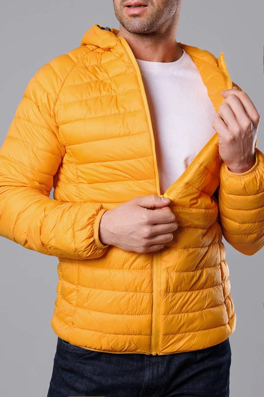 Pikowana kurtka męska z kapturem kurkuma (HM112-10)