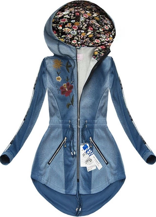 BLUZA Z HAFTAMI I NAPISAMI NIEBIESKA 1/1 (J63BS)