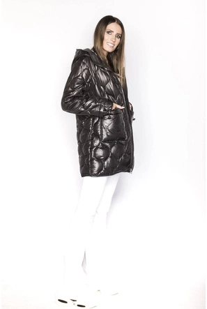 Damska kurtka z ozdobnym pikowaniem czarna (ag1-j9086)