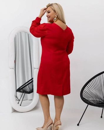 Sukienka plus size z ozdobnymi rękawami czerwona (821134)