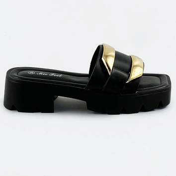 DAMSKIE KLAPKI NA TRAKTOROWEJ PODESZWIE CZARNE (AE110)