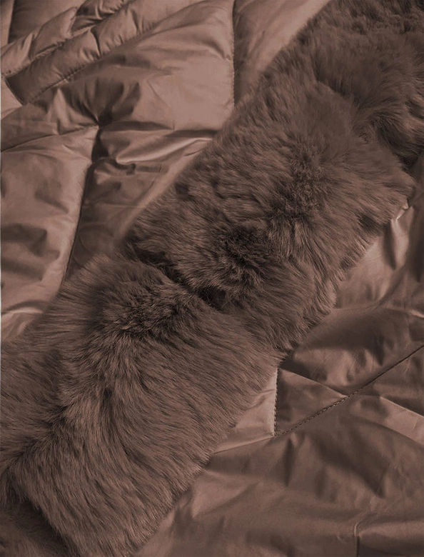 Damska długa kurtka pikowana zimowa brązowa (fm11-3)