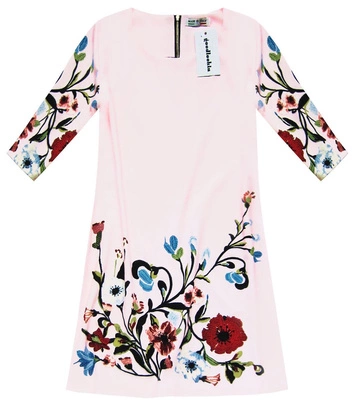 TRAPEZOWA SUKIENKA W KWIATY PUDROWY RÓŻ (10172)