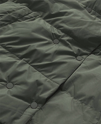 Krótka kurtka zimowa z wysoką stójką army (5m729-136)