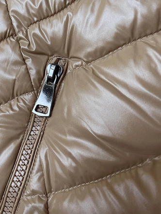 Pikowana kurtka zimowa damska beżowa (V776G)
