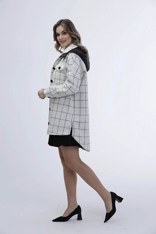 Damska kurtka koszulowa w kratę ecru (AG3-1813)