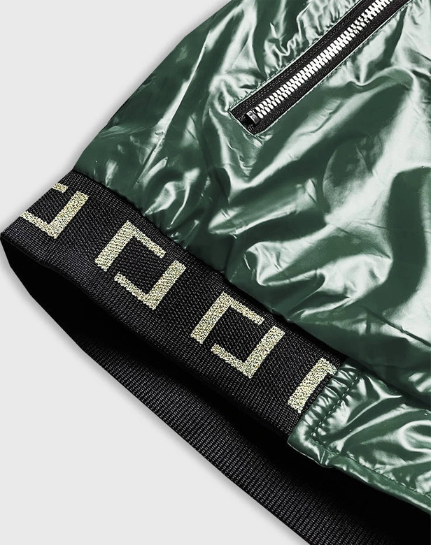 Krótka kurtka damska z kapturem zielona (b9787-10)