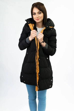 PIKOWANA DAMSKA KURTKA ZIMOWA Z KAPTUREM CZARNA 2 (M-123)