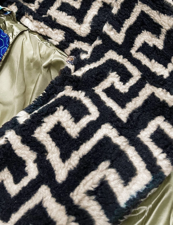 Lekka kurtka damska zimowa z ocieplanym kapturem khaki (omdl-019)