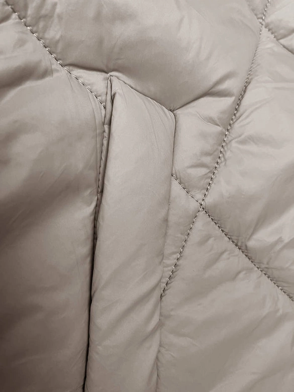 Długa kurtka damska z kapturem beżowa (5M3171-62)