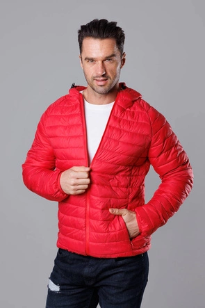 Pikowana kurtka męska z kapturem czerwona (HM112-5)
