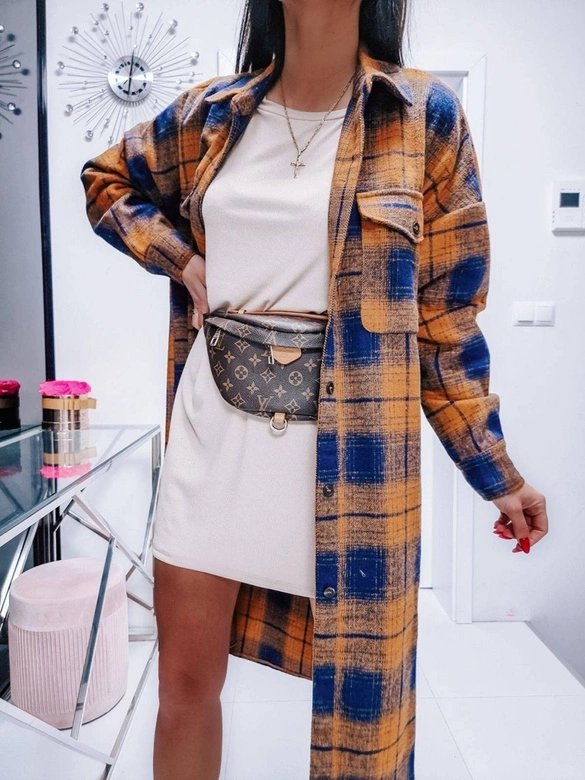 Koszulowy damski płaszcz w kratę brązowo-granatowy (8424)