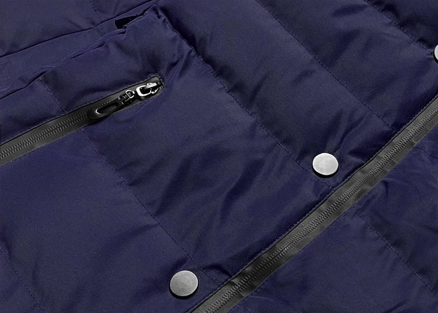 Krótka taliowana kurtka zimowa damska granatowa (5m770-215)