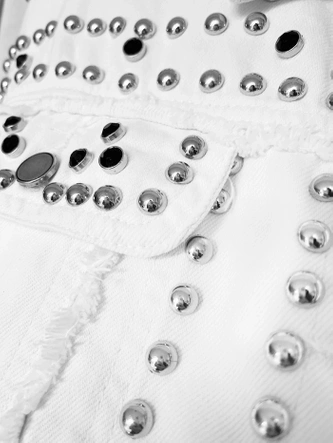 Damska kurtka jeansowa z dżetami biała (M7010)