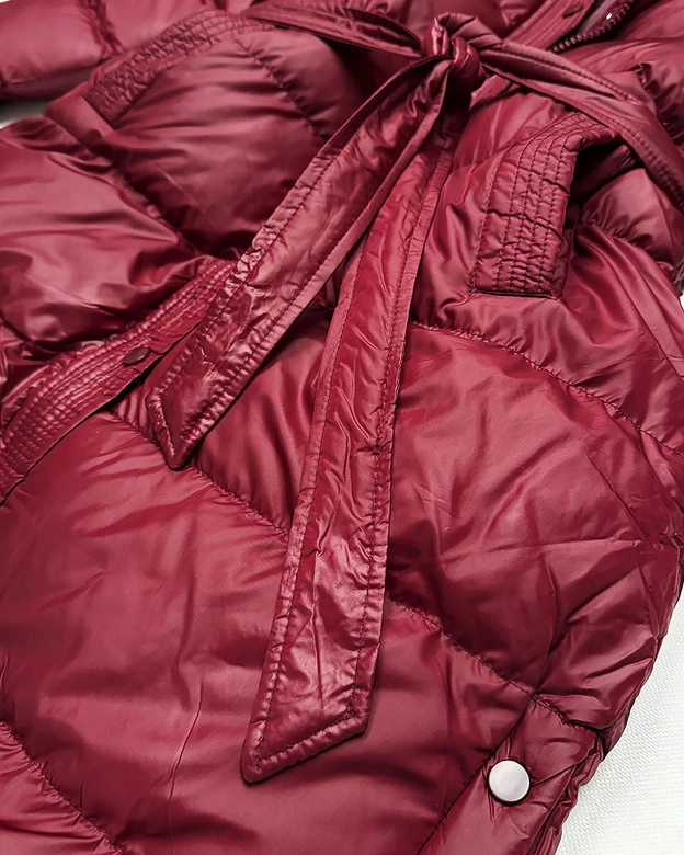 Pikowana kurtka zimowa z paskiem J Style bordowa (5M3253-1)