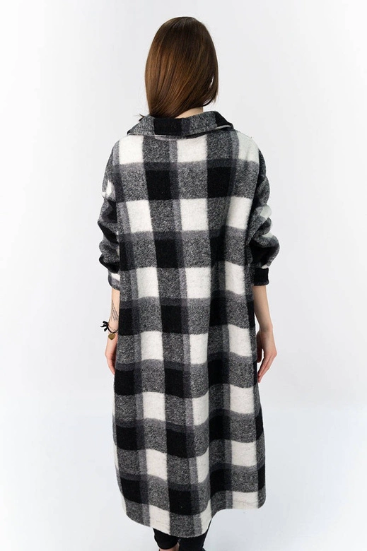 KOSZULOWY DAMSKI PŁASZCZ W KRATĘ BIAŁO-CZARNY (624ART)