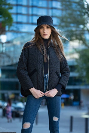 Cienka kurtka damska z ozdobnym pikowaniem czarna (jin226)