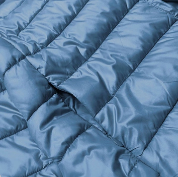 Krótka kurtka damska z dzianinowymi ściągaczami niebieska (P22/P3-6636-30S)