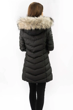 Zimowa kurtka damska z odpinanymi rękawami czarna (w761)