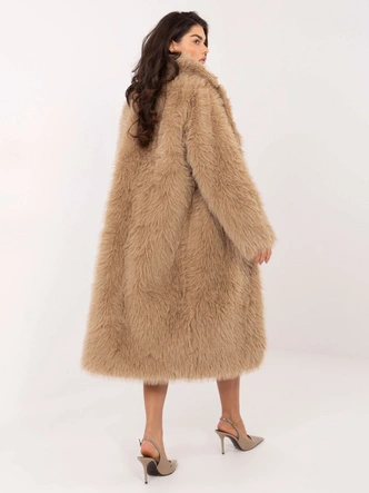 Długi płaszcz damski ze sztucznego futra Goodlookin ciemny beżowy (G230132)