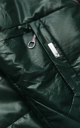 BŁYSZCZĄCA DAMSKA KURTKA Z KAPTUREM BUTELKOWA ZIELEŃ (B9751)