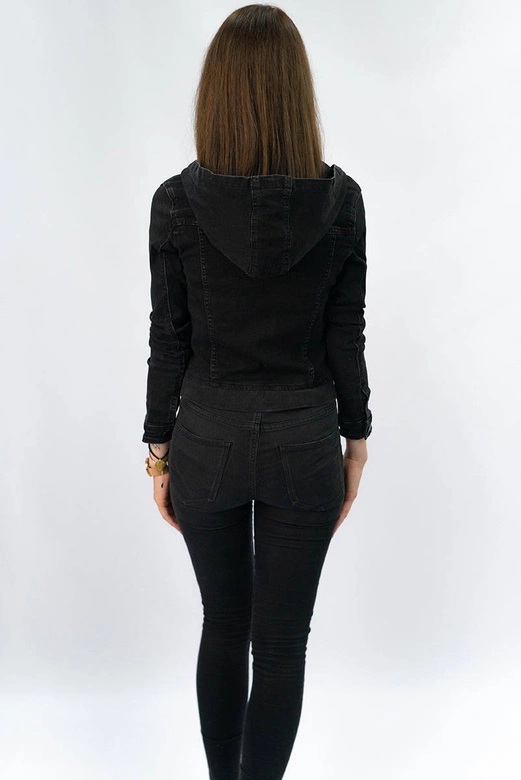 KRÓTKA KURTKA JEANSOWA DAMSKA Z KAPTUREM CZARNA (5651-K)