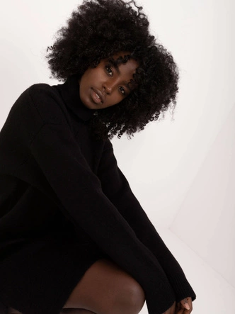 Dzianinowa sukienka z golfem czarna (0547)