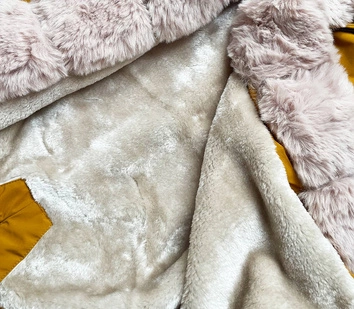 DAMSKA KURTKA PARKA NA FUTERKU MUSZTARDOWA (WM988)