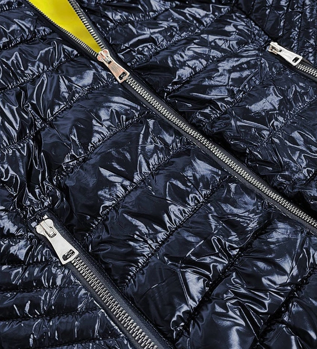 Kurtka damska z kontarstową podszewką granatowa (b9546)