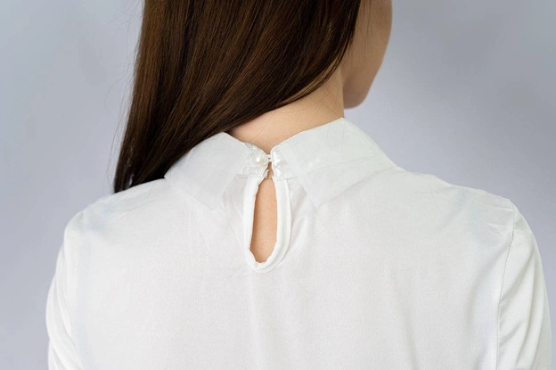 ELEGANCKA BLUZKA Z KOŁNIERZYKIEM ECRU (8522)